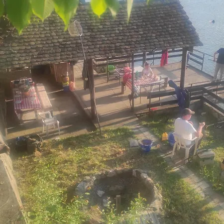 Διαμέρισμα Ljubicine Kolibe *